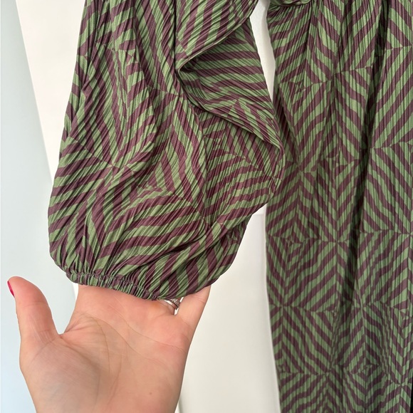 Zara Printed Pleated Dress - Picture 9 of 10